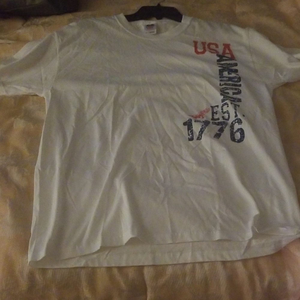 Tee shirt